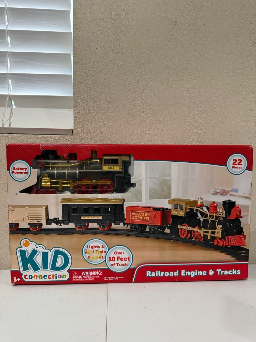 Kid Connection Railroad Engine & Tracks Train Set